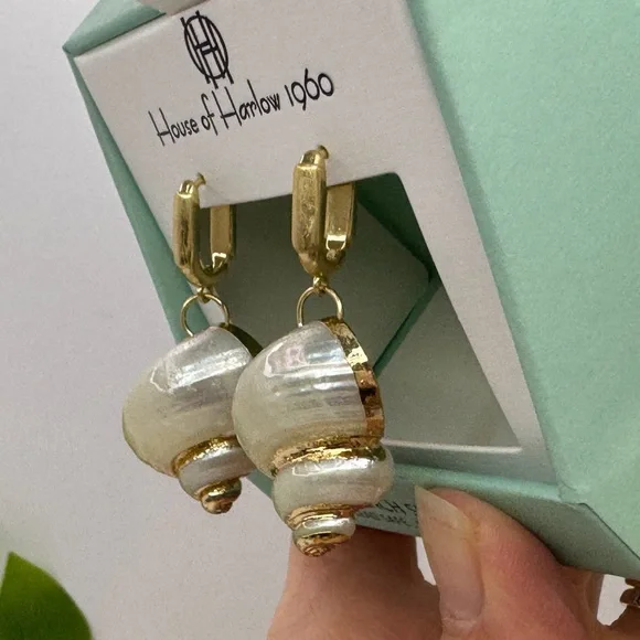 House of Harlow 1960 Gold Tone Conch Shell Earrings - Picture 2 of 2